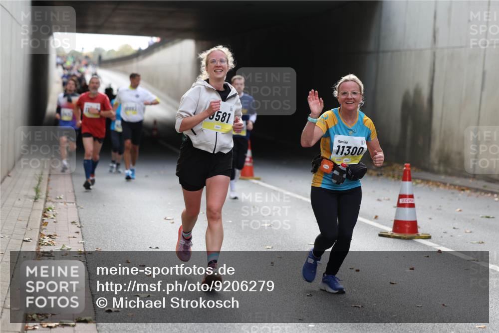 05.10.2025 - 20. swb-Marathon Bremen Michael Strokosch http://msf.ph/oto/9206279 05.10.2025 10:47:42 Laufen 581, 11300 meine-sportfotos.de