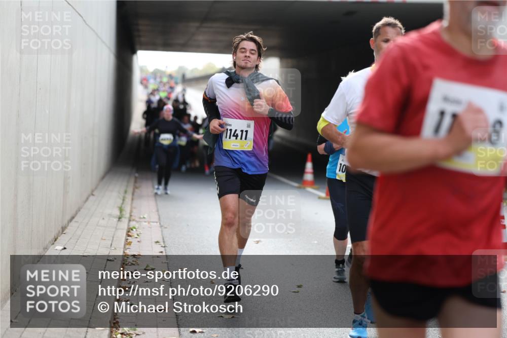 05.10.2025 - 20. swb-Marathon Bremen Michael Strokosch http://msf.ph/oto/9206290 05.10.2025 10:47:48 Laufen 11411, 10 meine-sportfotos.de