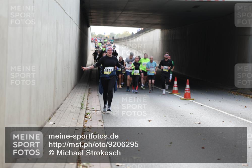 05.10.2025 - 20. swb-Marathon Bremen Michael Strokosch http://msf.ph/oto/9206295 05.10.2025 10:47:50 Laufen 11175, 9, 11616, 10349, 9449, 11174 meine-sportfotos.de