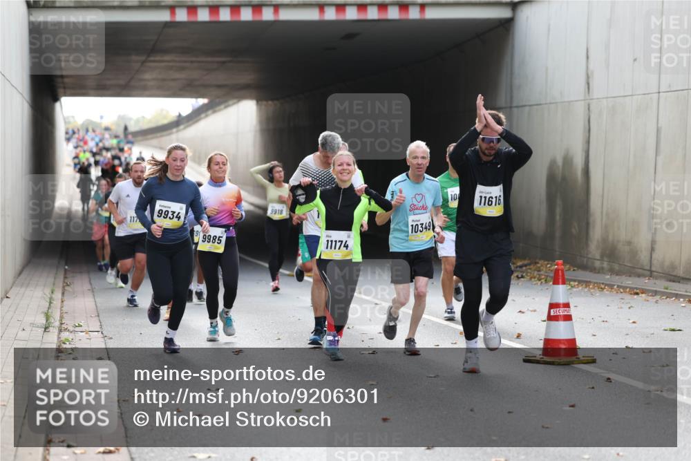 05.10.2025 - 20. swb-Marathon Bremen Michael Strokosch http://msf.ph/oto/9206301 05.10.2025 10:47:55 Laufen 117, 9934, 91, 9985, 9918, 10, 11616, 10349, 11174 meine-sportfotos.de