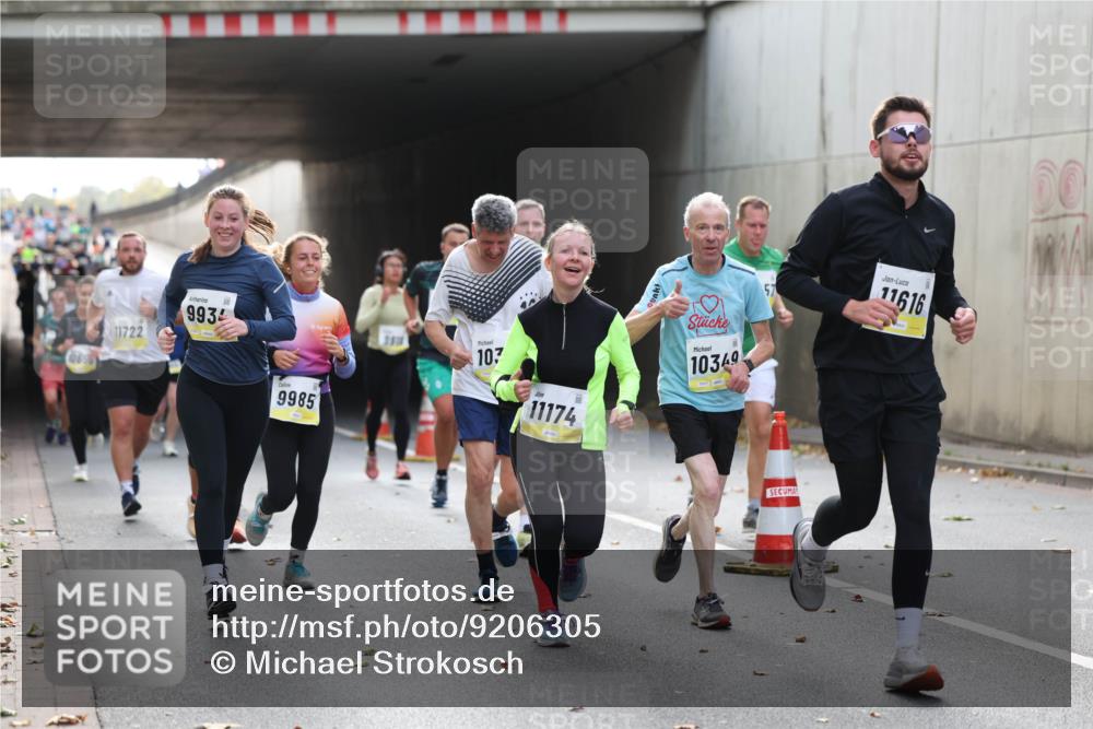 05.10.2025 - 20. swb-Marathon Bremen Michael Strokosch http://msf.ph/oto/9206305 05.10.2025 10:47:56 Laufen 1065, 11722, 9934, 9985, 10, 7, 11174, 10349, 11616 meine-sportfotos.de