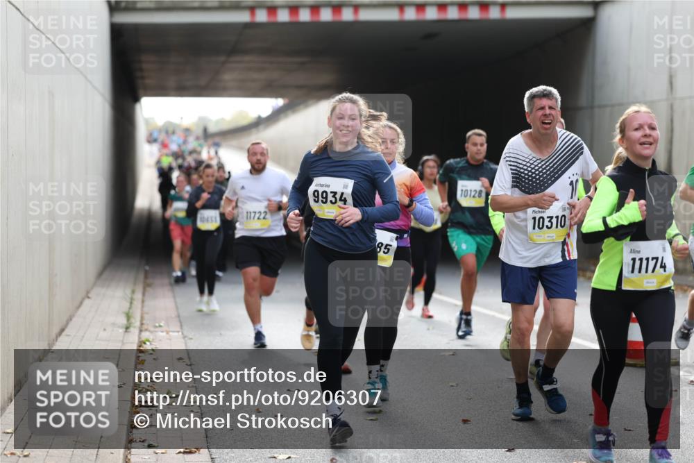 05.10.2025 - 20. swb-Marathon Bremen Michael Strokosch http://msf.ph/oto/9206307 05.10.2025 10:47:57 Laufen 11722, 9934, 85, 10128, 10310, 11174 meine-sportfotos.de