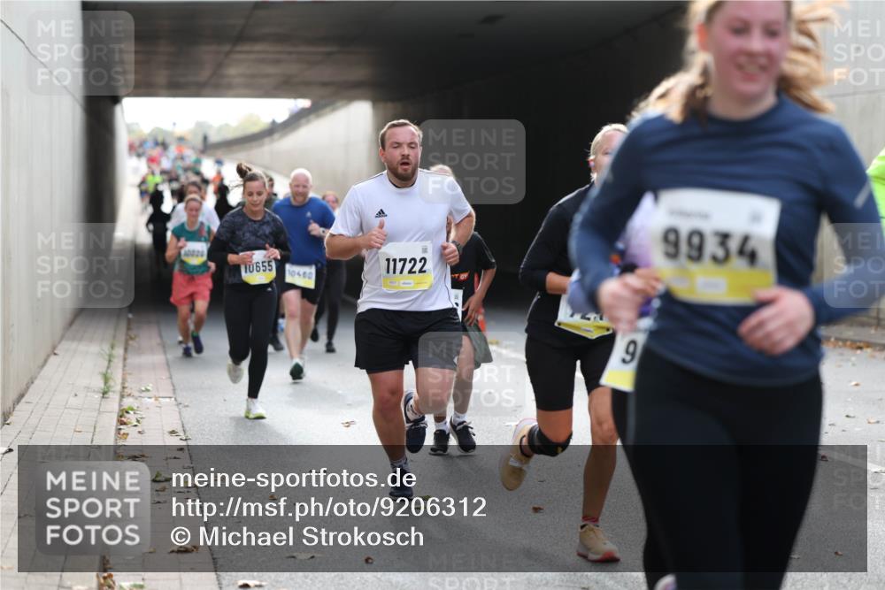 05.10.2025 - 20. swb-Marathon Bremen Michael Strokosch http://msf.ph/oto/9206312 05.10.2025 10:47:58 Laufen 10024, 10655, 10460, 11722, 9, 9934 meine-sportfotos.de