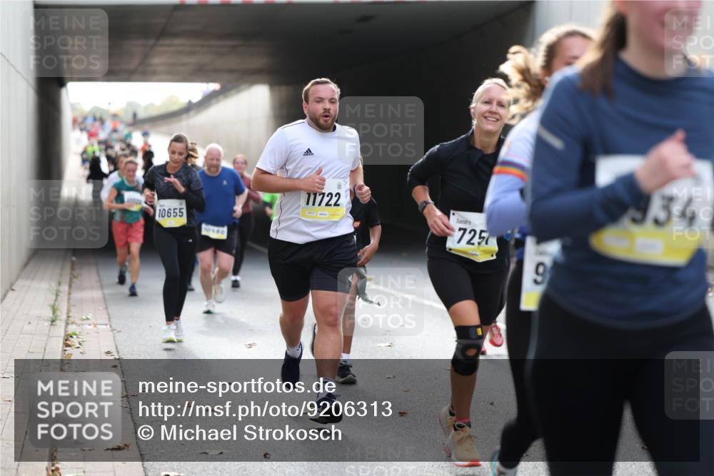 05.10.2025 - 20. swb-Marathon Bremen Michael Strokosch http://msf.ph/oto/9206313 05.10.2025 10:47:59 Laufen 10655, 10180, 11722, 725, 9, 934 meine-sportfotos.de
