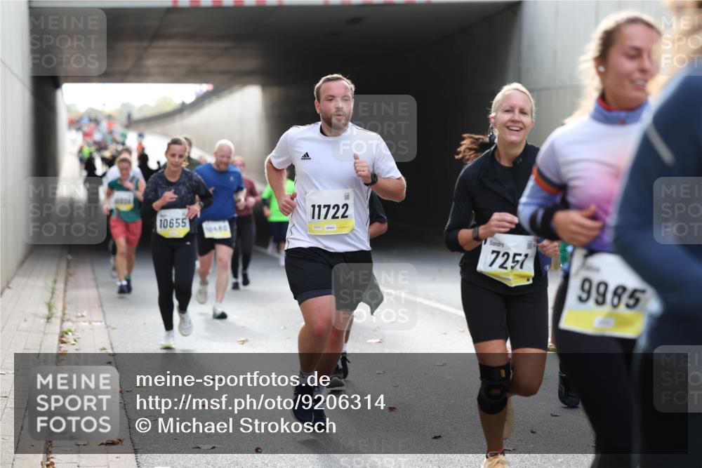 05.10.2025 - 20. swb-Marathon Bremen Michael Strokosch http://msf.ph/oto/9206314 05.10.2025 10:47:59 Laufen 10655, 6199, 11722, 7251, 9985 meine-sportfotos.de