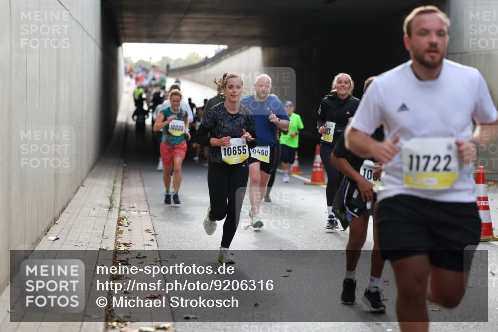 05.10.2025 - 20. swb-Marathon Bremen Michael Strokosch http://msf.ph/oto/9206316 05.10.2025 10:48:00 Laufen 10020, 10655, 0460, 11722, 100 meine-sportfotos.de
