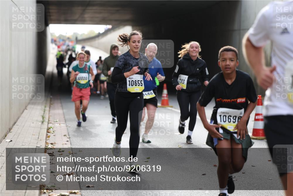 05.10.2025 - 20. swb-Marathon Bremen Michael Strokosch http://msf.ph/oto/9206319 05.10.2025 10:48:01 Laufen 10020, 10655, 460, 793, 10696 meine-sportfotos.de