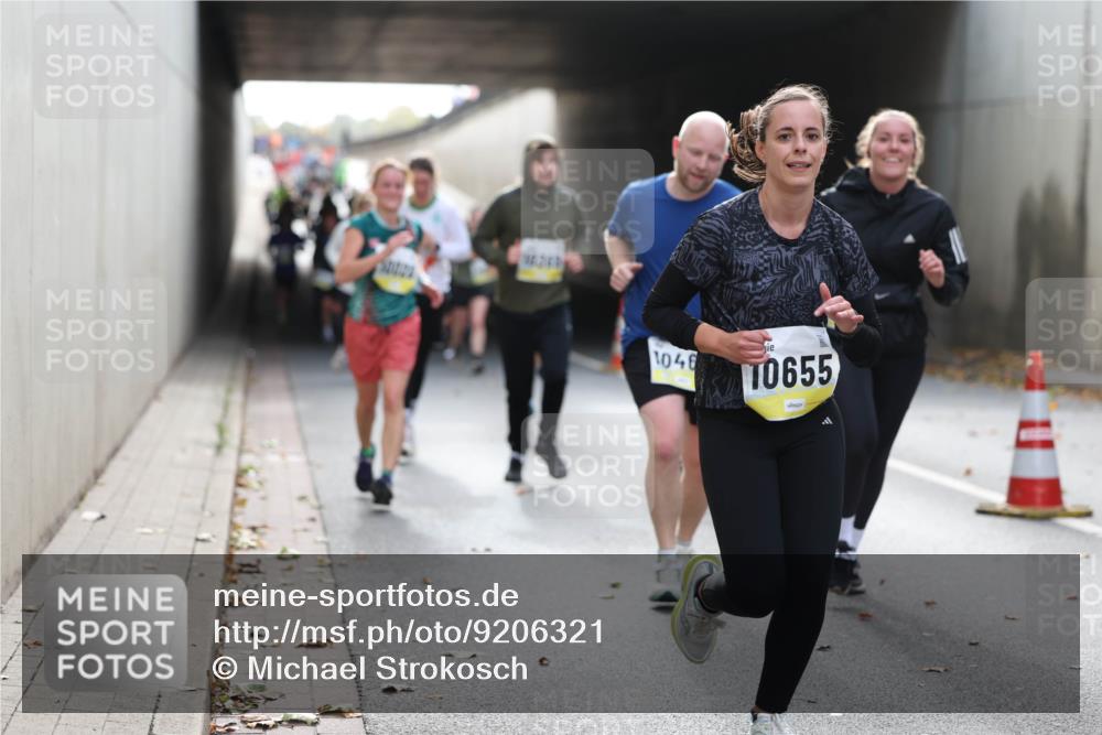 05.10.2025 - 20. swb-Marathon Bremen Michael Strokosch http://msf.ph/oto/9206321 05.10.2025 10:48:01 Laufen 1046, 0655 meine-sportfotos.de