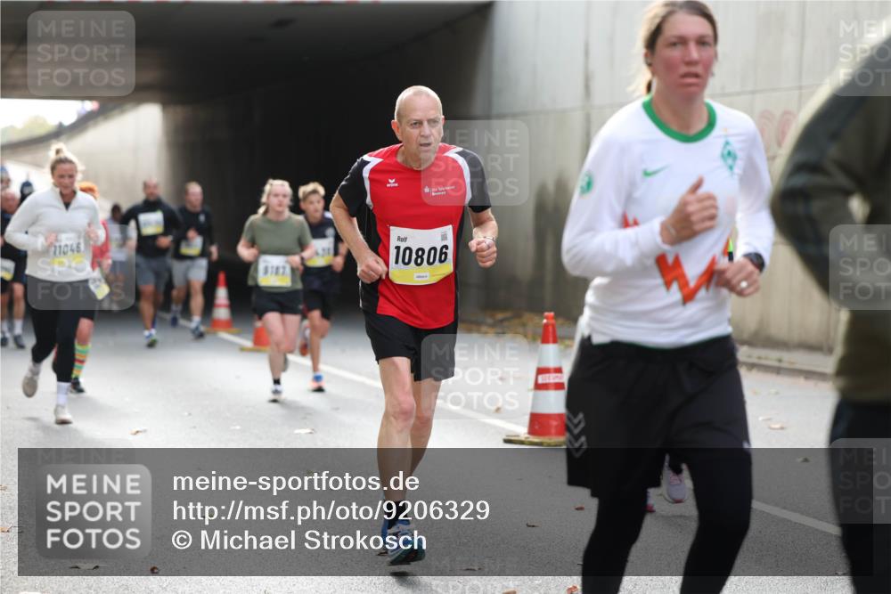 05.10.2025 - 20. swb-Marathon Bremen Michael Strokosch http://msf.ph/oto/9206329 05.10.2025 10:48:05 Laufen 11046, 10806 meine-sportfotos.de