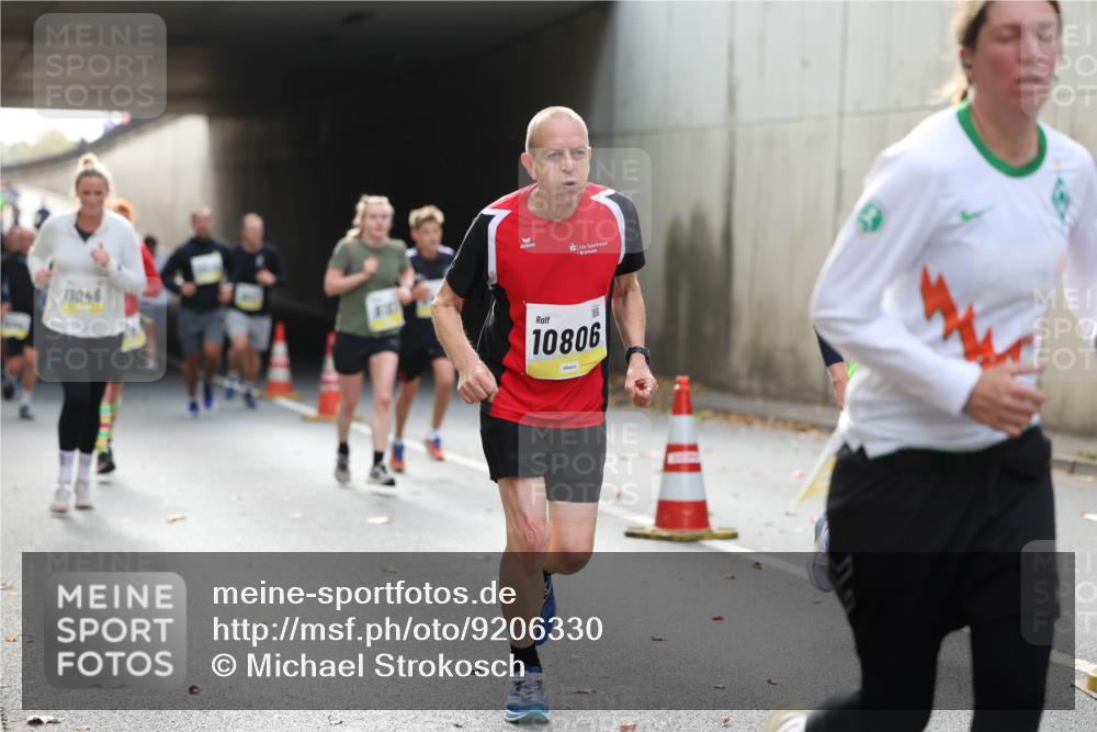 05.10.2025 - 20. swb-Marathon Bremen Michael Strokosch http://msf.ph/oto/9206330 05.10.2025 10:48:05 Laufen 11046, 10806 meine-sportfotos.de