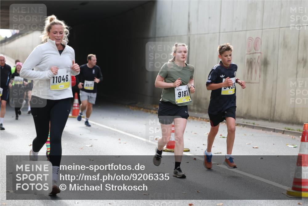 05.10.2025 - 20. swb-Marathon Bremen Michael Strokosch http://msf.ph/oto/9206335 05.10.2025 10:48:08 Laufen 10426, 11046, 9517, 9181, 00 meine-sportfotos.de