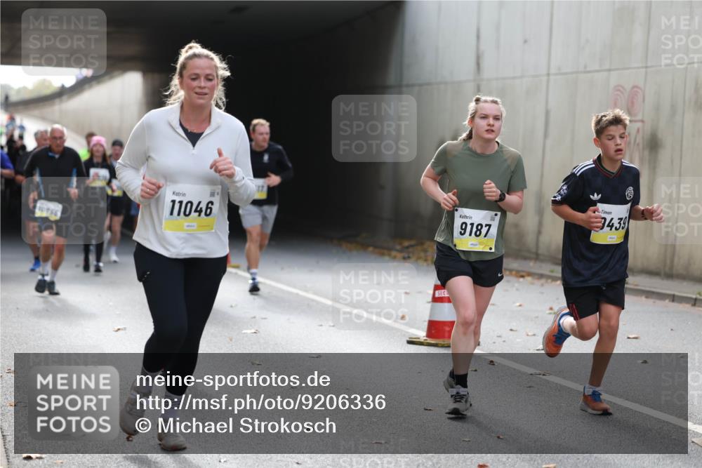 05.10.2025 - 20. swb-Marathon Bremen Michael Strokosch http://msf.ph/oto/9206336 05.10.2025 10:48:08 Laufen 10066, 11046, 9187, 3439 meine-sportfotos.de