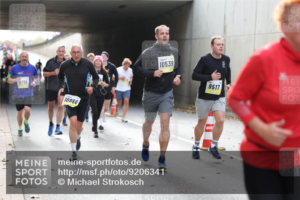 05.10.2025 - 20. swb-Marathon Bremen Michael Strokosch http://msf.ph/oto/9206341 05.10.2025 10:48:10 Laufen 11716, 10966, 10539, 91, 8, 9517 meine-sportfotos.de