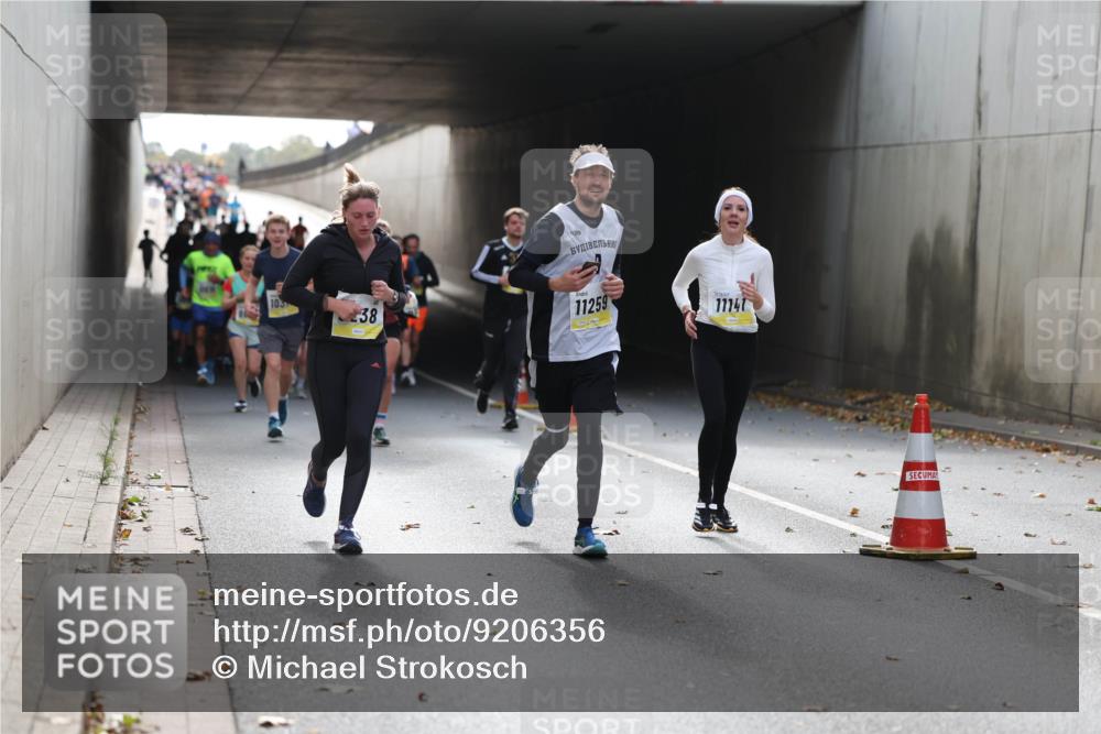 05.10.2025 - 20. swb-Marathon Bremen Michael Strokosch http://msf.ph/oto/9206356 05.10.2025 10:48:17 Laufen 105, 38, 11259, 11141 meine-sportfotos.de