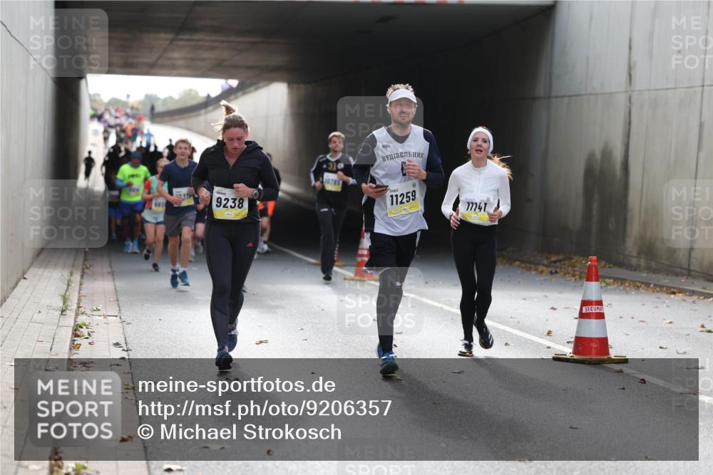 05.10.2025 - 20. swb-Marathon Bremen Michael Strokosch http://msf.ph/oto/9206357 05.10.2025 10:48:18 Laufen 31, 9238, 10785, 11259, 77747 meine-sportfotos.de