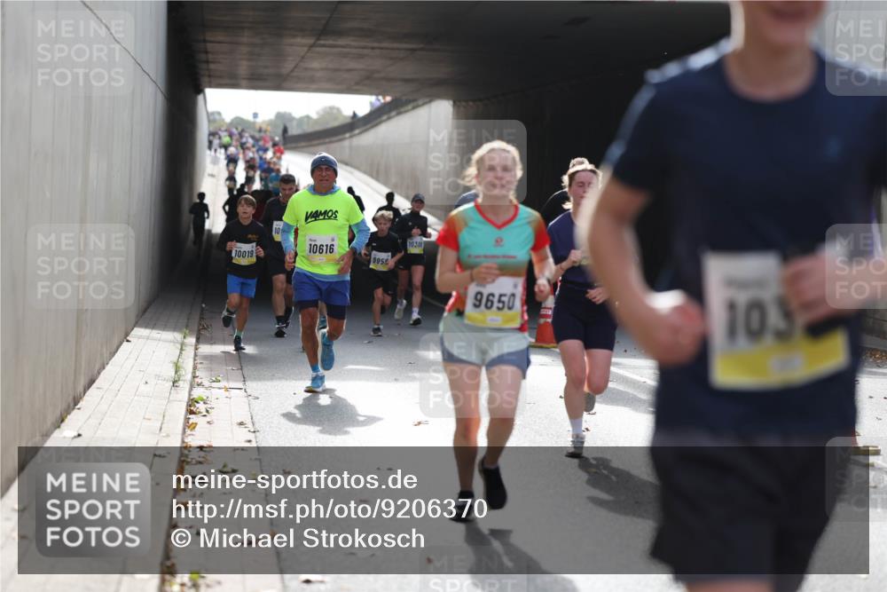 05.10.2025 - 20. swb-Marathon Bremen Michael Strokosch http://msf.ph/oto/9206370 05.10.2025 10:48:23 Laufen 10, 10019, 10616, 9956, 10308, 9650, 103 meine-sportfotos.de