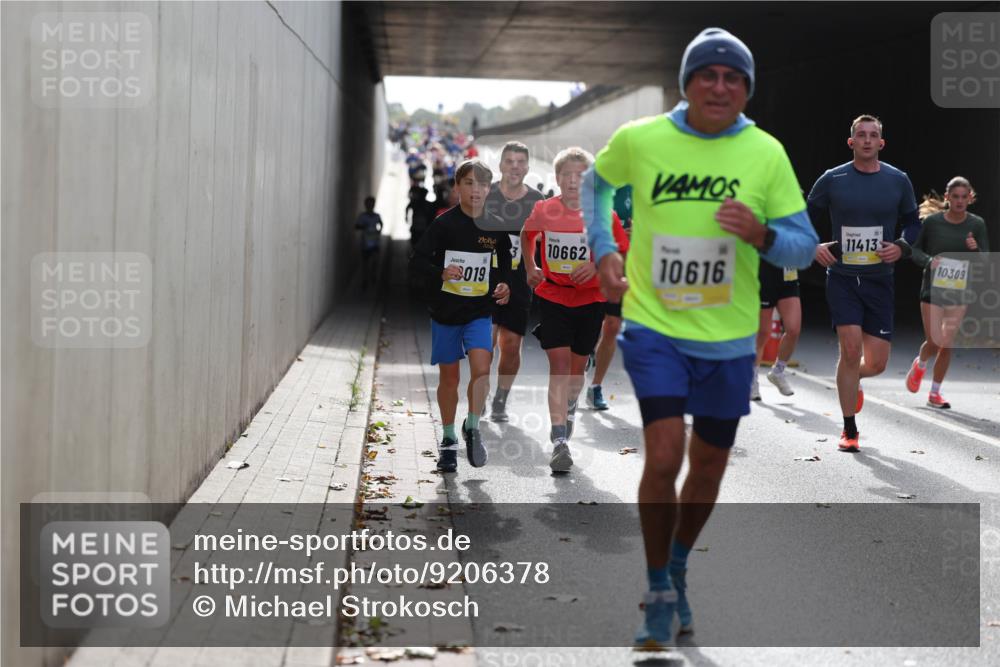 05.10.2025 - 20. swb-Marathon Bremen Michael Strokosch http://msf.ph/oto/9206378 05.10.2025 10:48:26 Laufen 10662, 10616, 019, 11413, 10309 meine-sportfotos.de