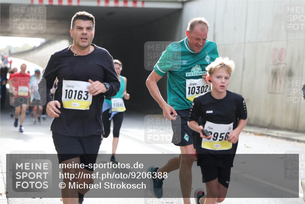 05.10.2025 - 20. swb-Marathon Bremen Michael Strokosch http://msf.ph/oto/9206388 05.10.2025 10:48:30 Laufen 10163, 11546, 10302, 2956 meine-sportfotos.de