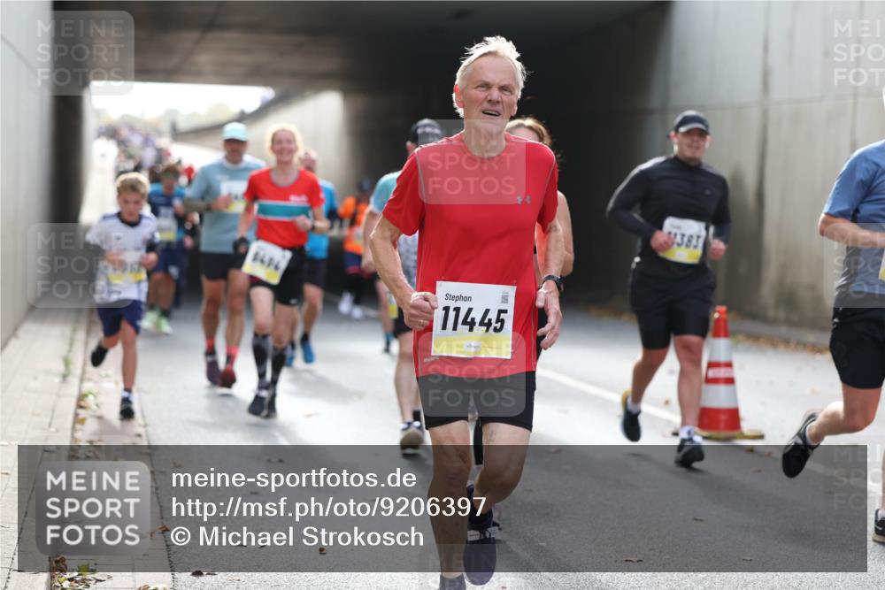 05.10.2025 - 20. swb-Marathon Bremen Michael Strokosch http://msf.ph/oto/9206397 05.10.2025 10:48:35 Laufen 11445, 383 meine-sportfotos.de