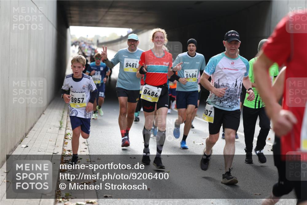 05.10.2025 - 20. swb-Marathon Bremen Michael Strokosch http://msf.ph/oto/9206400 05.10.2025 10:48:36 Laufen 9957, 10014, 9461, 9464, 17, 9494, 07 meine-sportfotos.de