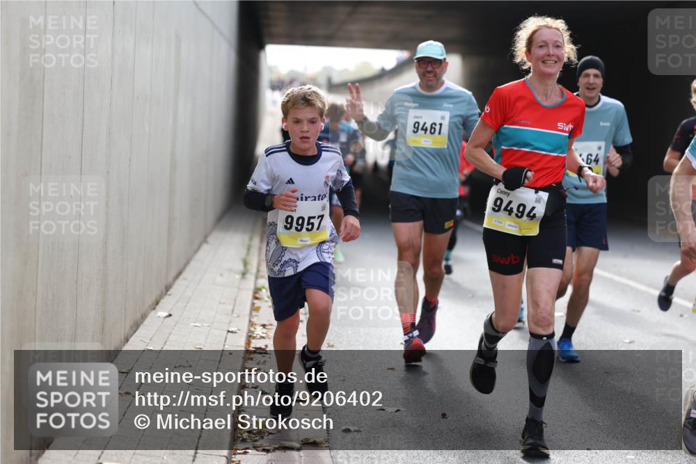 05.10.2025 - 20. swb-Marathon Bremen Michael Strokosch http://msf.ph/oto/9206402 05.10.2025 10:48:37 Laufen 9957, 9461, 9494, 01999, 64 meine-sportfotos.de