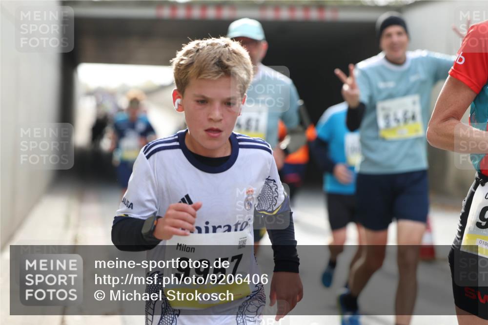 05.10.2025 - 20. swb-Marathon Bremen Michael Strokosch http://msf.ph/oto/9206406 05.10.2025 10:48:38 Laufen 9957, 0199 meine-sportfotos.de