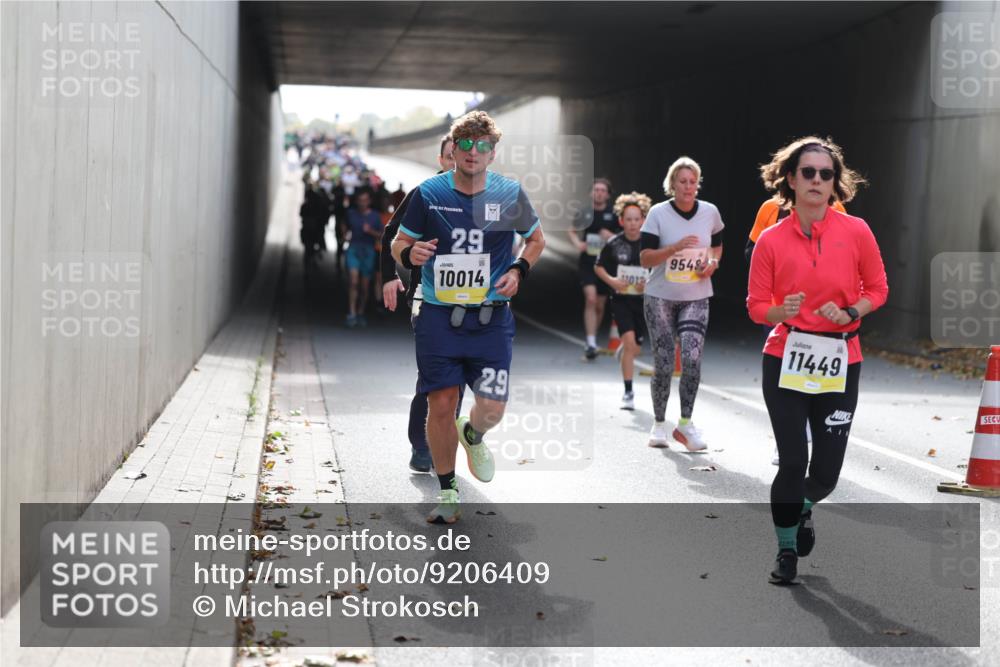 05.10.2025 - 20. swb-Marathon Bremen Michael Strokosch http://msf.ph/oto/9206409 05.10.2025 10:48:40 Laufen 29, 10014, 11012, 9548, 29, 11449 meine-sportfotos.de