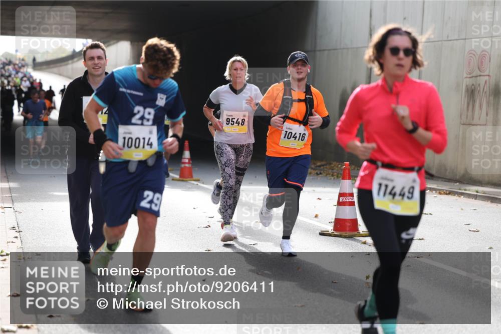 05.10.2025 - 20. swb-Marathon Bremen Michael Strokosch http://msf.ph/oto/9206411 05.10.2025 10:48:41 Laufen 14, 29, 10014, 29, 9548, 10416, 11449, 00 meine-sportfotos.de