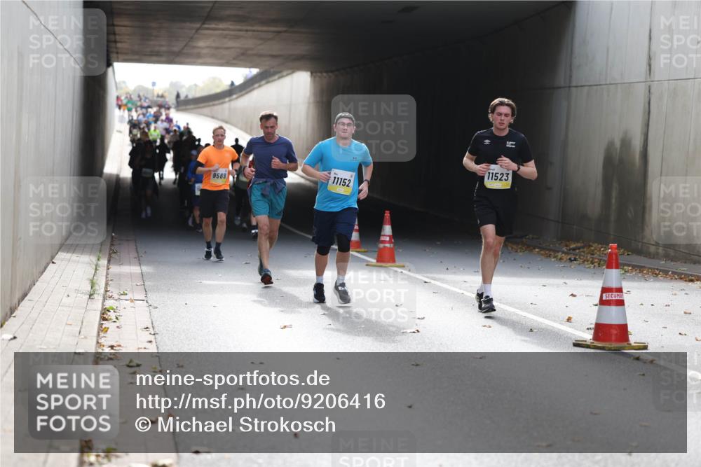 05.10.2025 - 20. swb-Marathon Bremen Michael Strokosch http://msf.ph/oto/9206416 05.10.2025 10:48:45 Laufen 11152, 9569, 11523 meine-sportfotos.de
