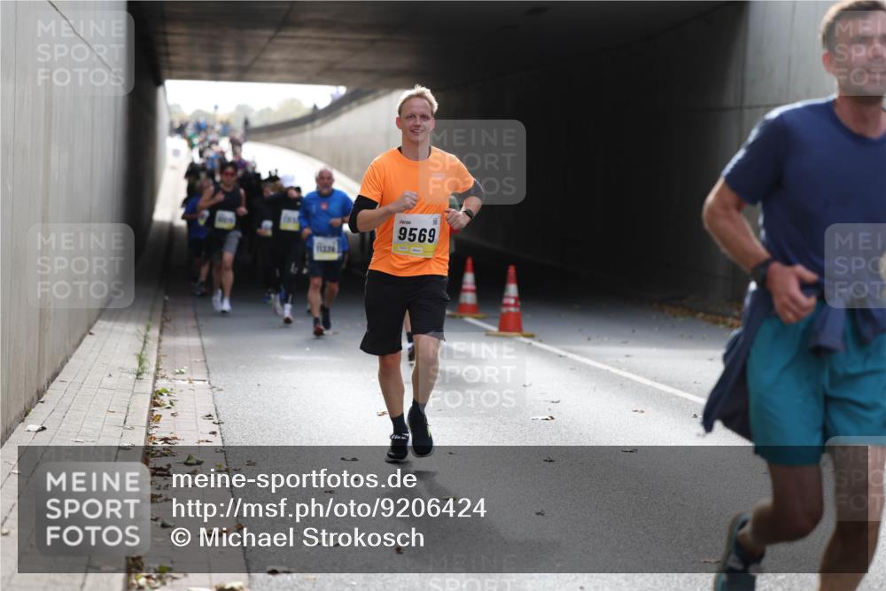 05.10.2025 - 20. swb-Marathon Bremen Michael Strokosch http://msf.ph/oto/9206424 05.10.2025 10:48:49 Laufen 9569 meine-sportfotos.de