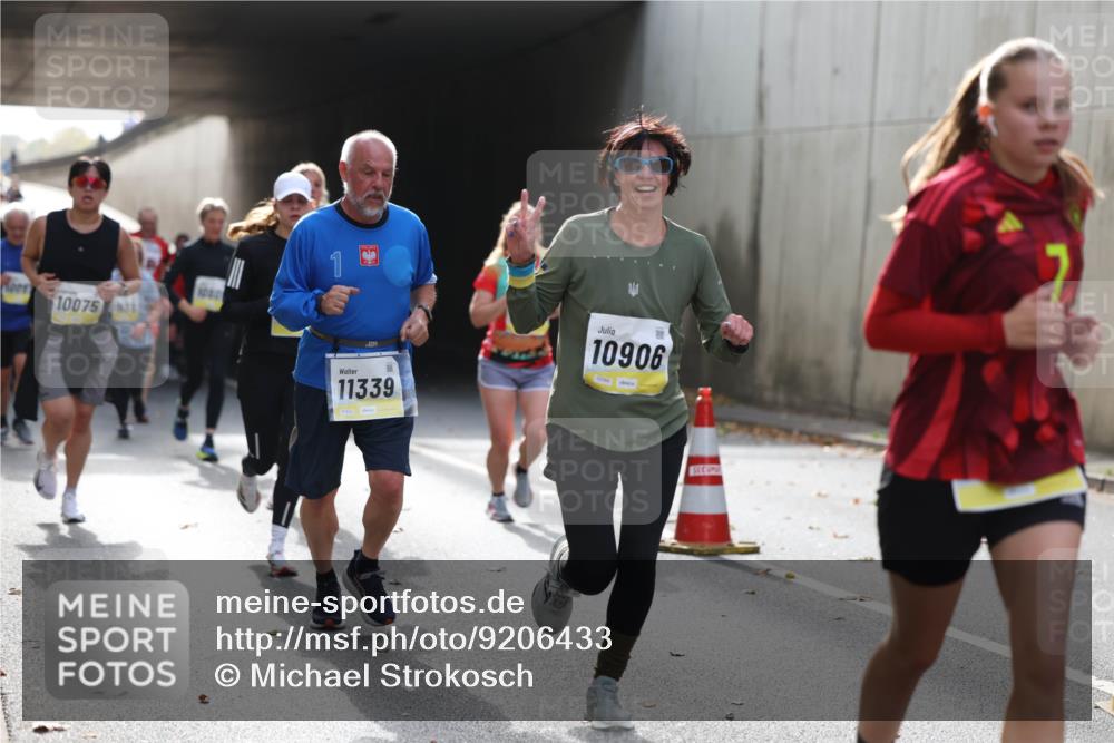 05.10.2025 - 20. swb-Marathon Bremen Michael Strokosch http://msf.ph/oto/9206433 05.10.2025 10:48:54 Laufen 100753, 1000, 1, 11339, 10906 meine-sportfotos.de