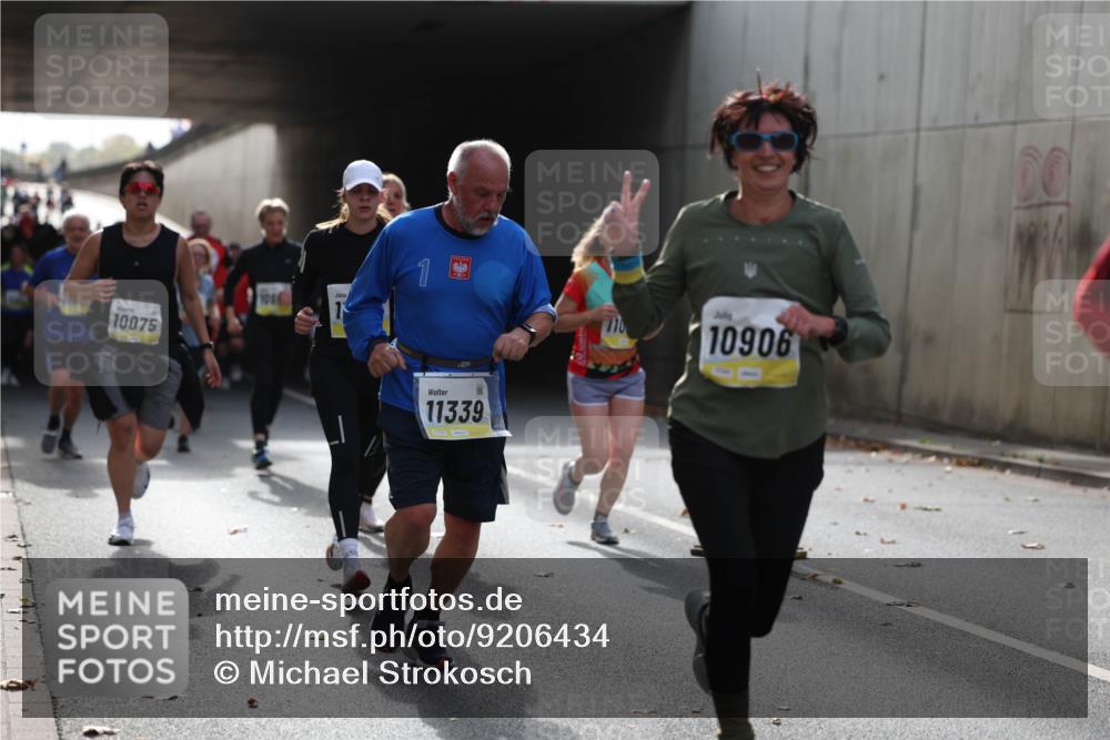 05.10.2025 - 20. swb-Marathon Bremen Michael Strokosch http://msf.ph/oto/9206434 05.10.2025 10:48:54 Laufen 10075, 11339, 10906 meine-sportfotos.de