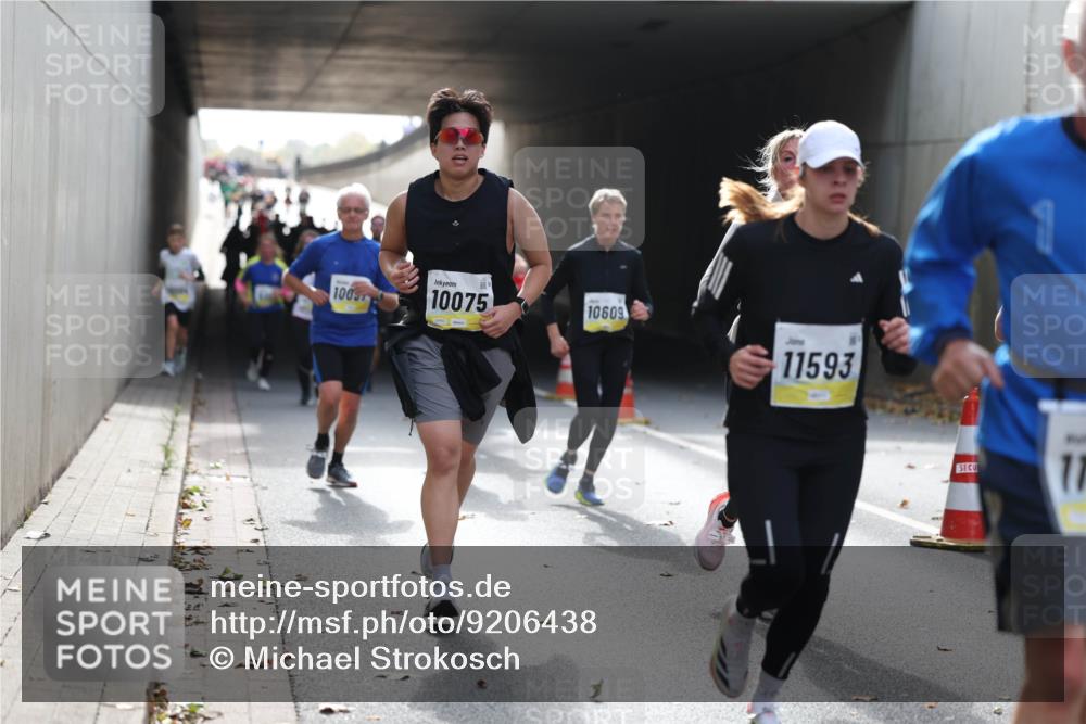 05.10.2025 - 20. swb-Marathon Bremen Michael Strokosch http://msf.ph/oto/9206438 05.10.2025 10:48:55 Laufen 100, 10075, 10609, 1, 11593, 11 meine-sportfotos.de