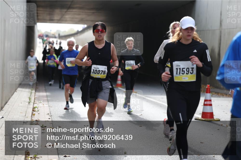 05.10.2025 - 20. swb-Marathon Bremen Michael Strokosch http://msf.ph/oto/9206439 05.10.2025 10:48:56 Laufen 106, 10075, 1060, 11593 meine-sportfotos.de