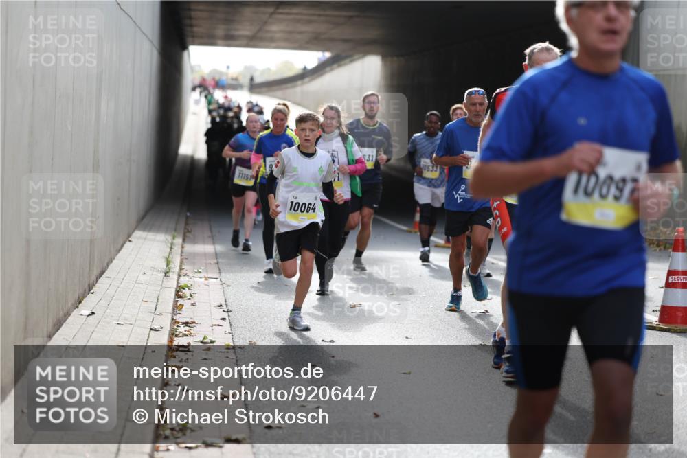 05.10.2025 - 20. swb-Marathon Bremen Michael Strokosch http://msf.ph/oto/9206447 05.10.2025 10:48:59 Laufen 1115, 10064, 31, 10533, 10097 meine-sportfotos.de