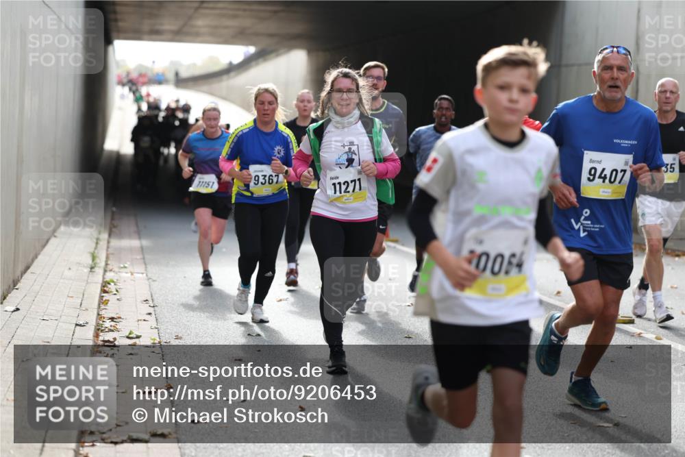 05.10.2025 - 20. swb-Marathon Bremen Michael Strokosch http://msf.ph/oto/9206453 05.10.2025 10:49:01 Laufen 11151, 9367, 11271, 20064, 9407, 5, 35 meine-sportfotos.de