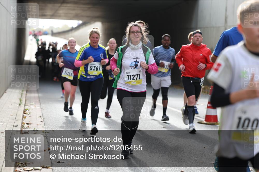 05.10.2025 - 20. swb-Marathon Bremen Michael Strokosch http://msf.ph/oto/9206455 05.10.2025 10:49:02 Laufen 11151, 1, 9361, 11271, 100 meine-sportfotos.de
