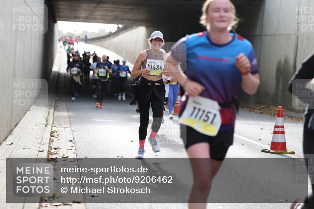 05.10.2025 - 20. swb-Marathon Bremen Michael Strokosch http://msf.ph/oto/9206462 05.10.2025 10:49:05 Laufen 484, 11151 meine-sportfotos.de