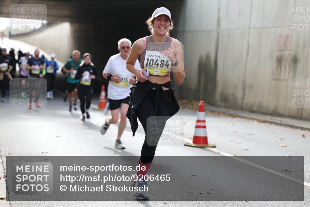 05.10.2025 - 20. swb-Marathon Bremen Michael Strokosch http://msf.ph/oto/9206465 05.10.2025 10:49:06 Laufen 15, 10484 meine-sportfotos.de