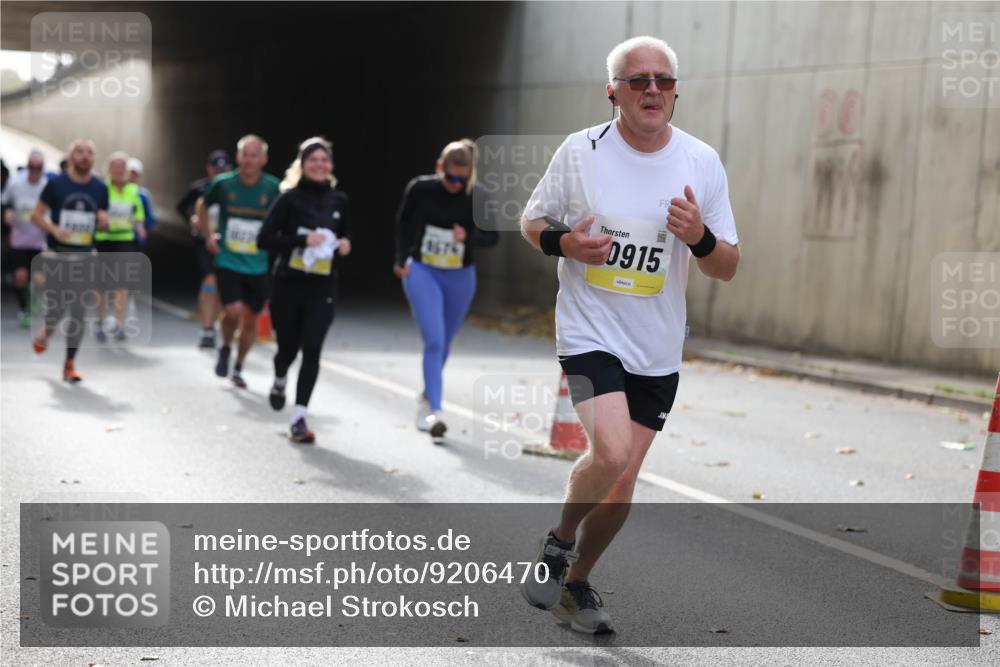 05.10.2025 - 20. swb-Marathon Bremen Michael Strokosch http://msf.ph/oto/9206470 05.10.2025 10:49:07 Laufen 9674, 0915 meine-sportfotos.de