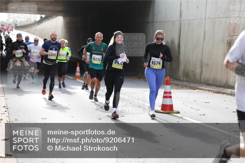 05.10.2025 - 20. swb-Marathon Bremen Michael Strokosch http://msf.ph/oto/9206471 05.10.2025 10:49:08 Laufen 10810, 11045, 300, 10234, 942, 9574, 00 meine-sportfotos.de