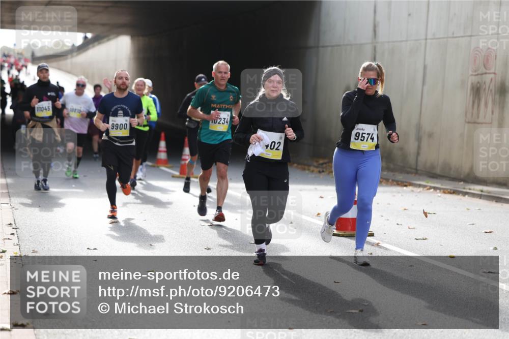 05.10.2025 - 20. swb-Marathon Bremen Michael Strokosch http://msf.ph/oto/9206473 05.10.2025 10:49:09 Laufen 11045, 9900, 0234, 02, 9574, 00 meine-sportfotos.de