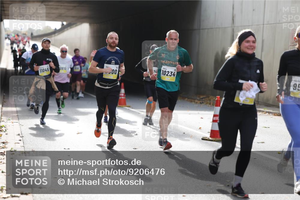 05.10.2025 - 20. swb-Marathon Bremen Michael Strokosch http://msf.ph/oto/9206476 05.10.2025 10:49:10 Laufen 11045, 0810, 00, 74, 10234, 95 meine-sportfotos.de