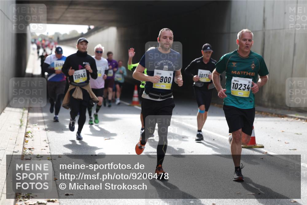05.10.2025 - 20. swb-Marathon Bremen Michael Strokosch http://msf.ph/oto/9206478 05.10.2025 10:49:10 Laufen 8520, 11045, 20, 900, 10174, 10234 meine-sportfotos.de