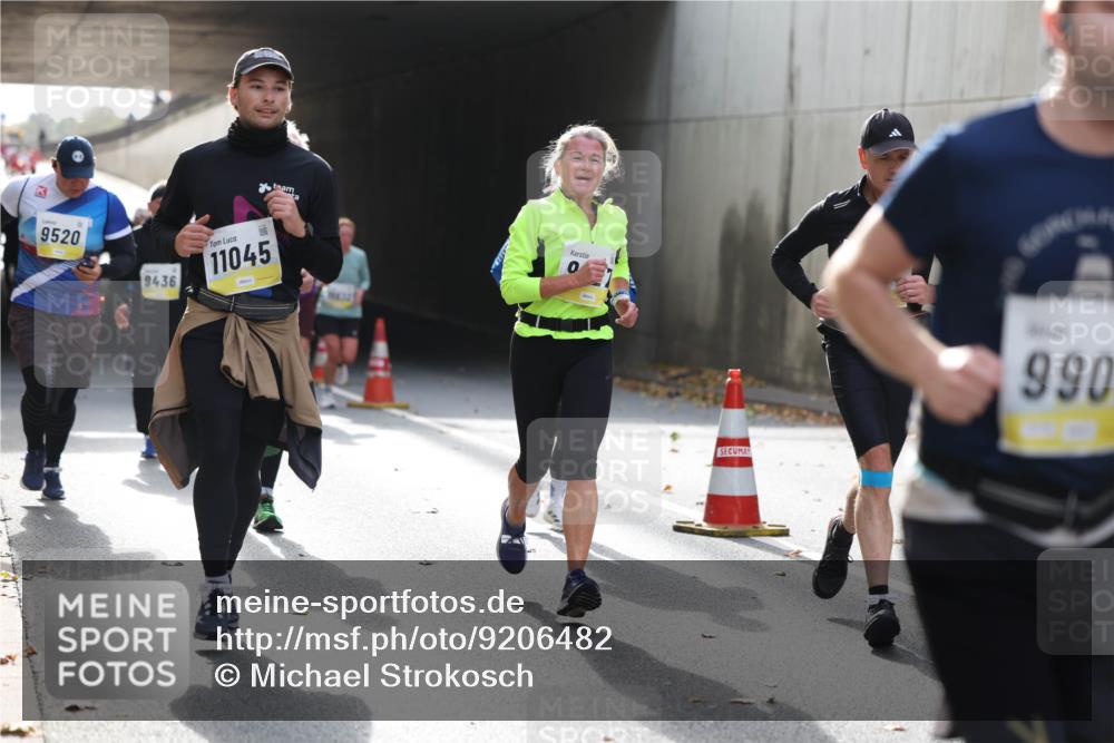 05.10.2025 - 20. swb-Marathon Bremen Michael Strokosch http://msf.ph/oto/9206482 05.10.2025 10:49:12 Laufen 9520, 9436, 11045, 990 meine-sportfotos.de