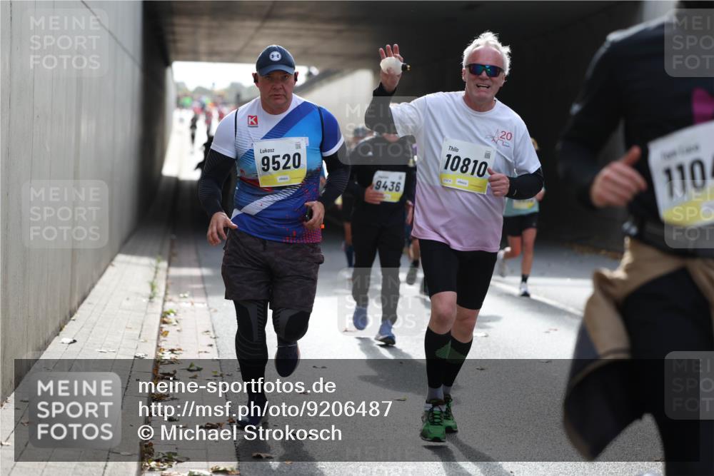 05.10.2025 - 20. swb-Marathon Bremen Michael Strokosch http://msf.ph/oto/9206487 05.10.2025 10:49:14 Laufen 120, 9520, 9436, 10810, 01974, 110 meine-sportfotos.de