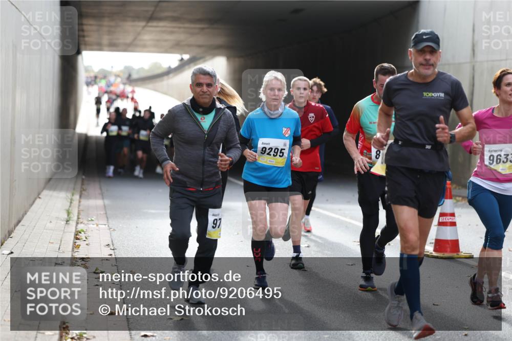 05.10.2025 - 20. swb-Marathon Bremen Michael Strokosch http://msf.ph/oto/9206495 05.10.2025 10:49:18 Laufen 97, 9295, 9633 meine-sportfotos.de
