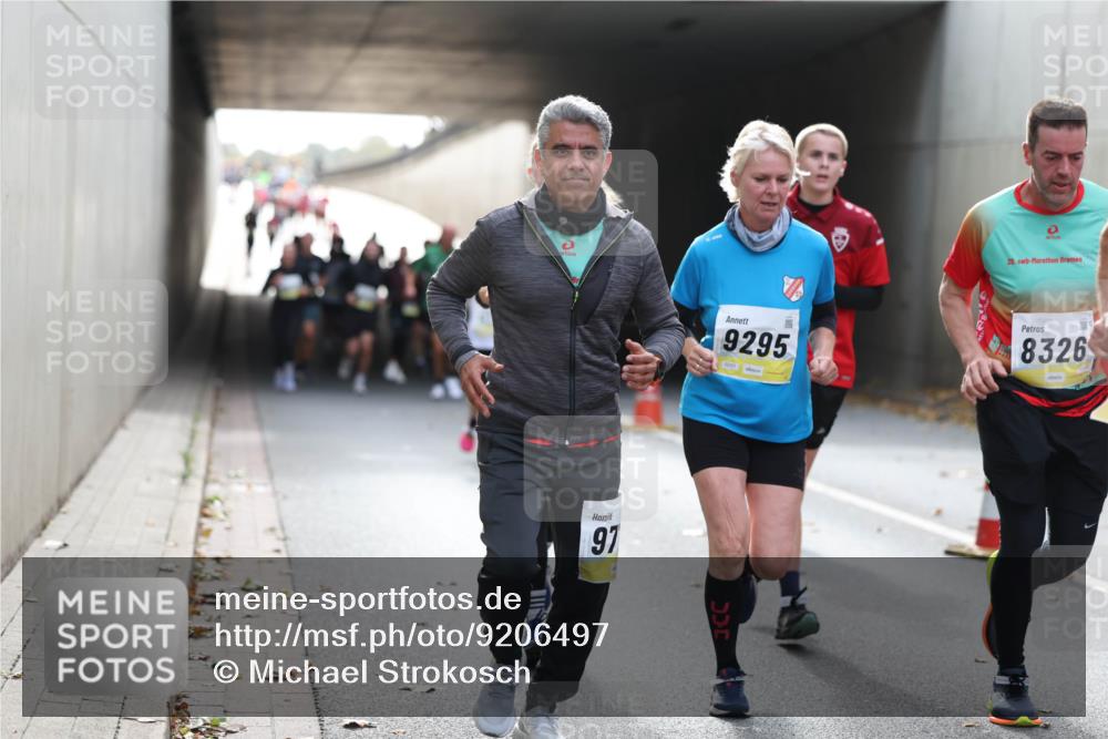 05.10.2025 - 20. swb-Marathon Bremen Michael Strokosch http://msf.ph/oto/9206497 05.10.2025 10:49:19 Laufen 97, 9295, 02361, 20, 8326 meine-sportfotos.de