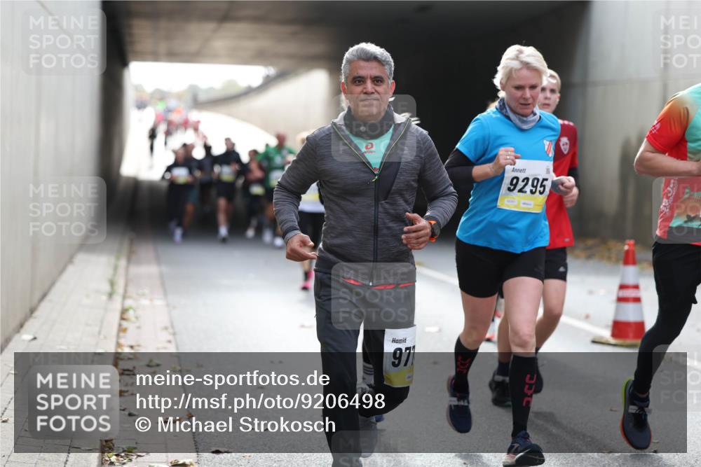 05.10.2025 - 20. swb-Marathon Bremen Michael Strokosch http://msf.ph/oto/9206498 05.10.2025 10:49:19 Laufen 971, 9295 meine-sportfotos.de
