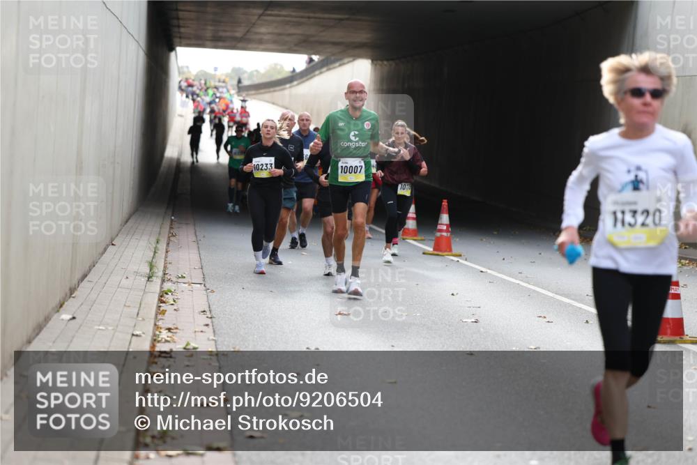 05.10.2025 - 20. swb-Marathon Bremen Michael Strokosch http://msf.ph/oto/9206504 05.10.2025 10:49:23 Laufen 10233, 10007, 1017, 11320 meine-sportfotos.de